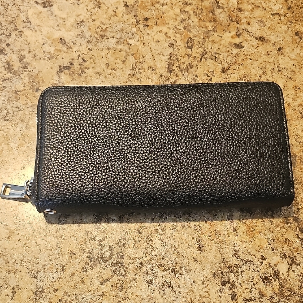 NEW Black Textured Zip Wallet